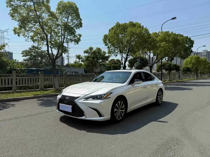 Lexus ES, 2020