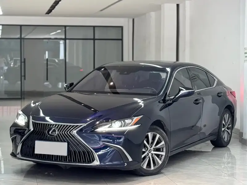 Lexus ES, 2020