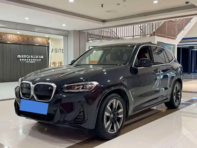 BMW iX3, 2023