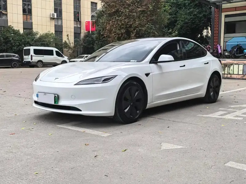 Tesla Model 3, 2023 — фото 1