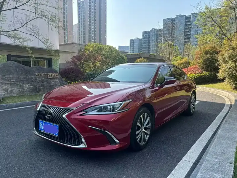 Lexus ES, 2018