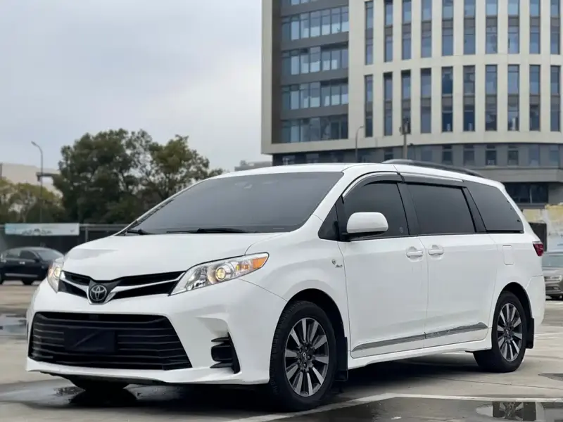 Toyota Sienna, 2018