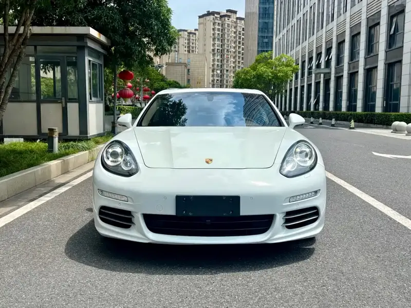 Porsche Panamera, 2015