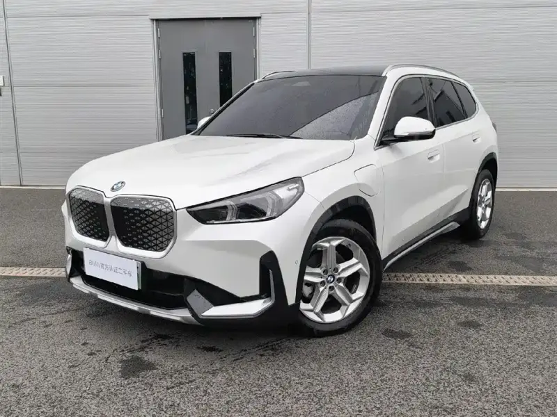 BMW iX1, 2025