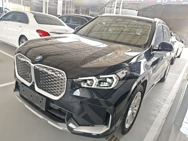 BMW iX1, 2025