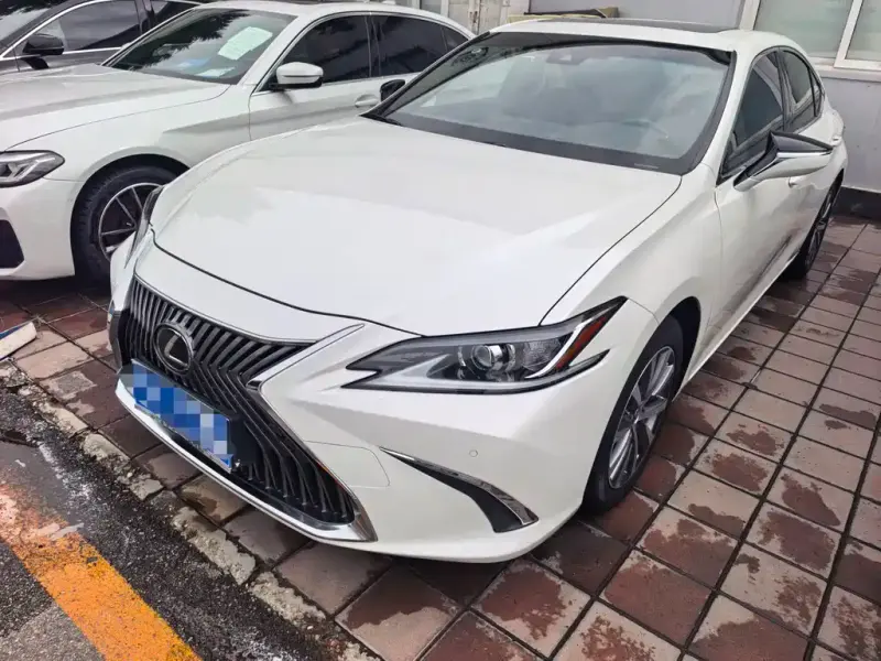 Lexus ES, 2019