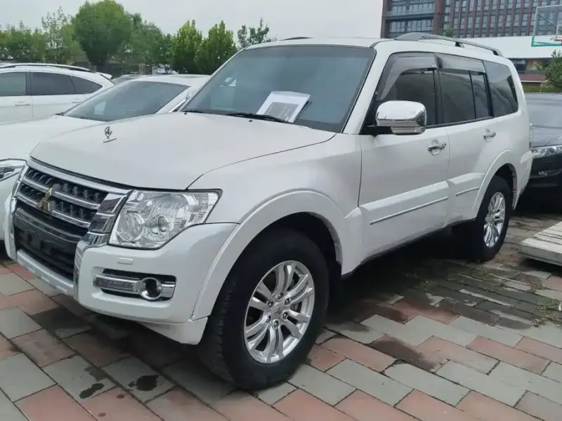 Mitsubishi Pajero (Import), 2019