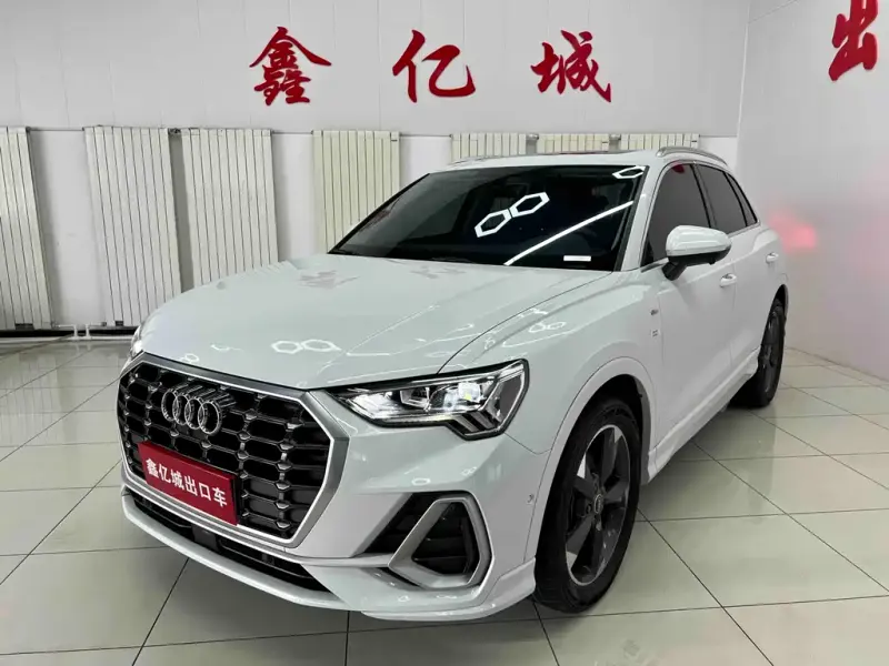 Audi Q3, 2022