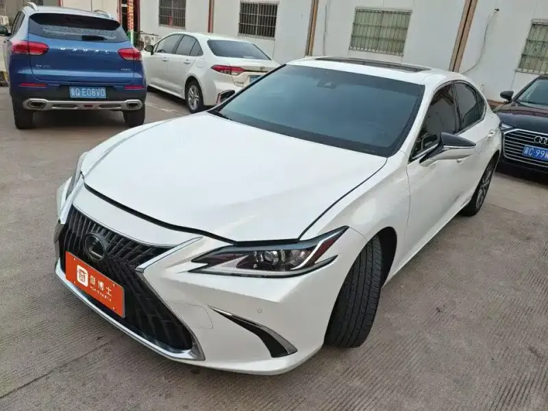 Lexus ES, 2023