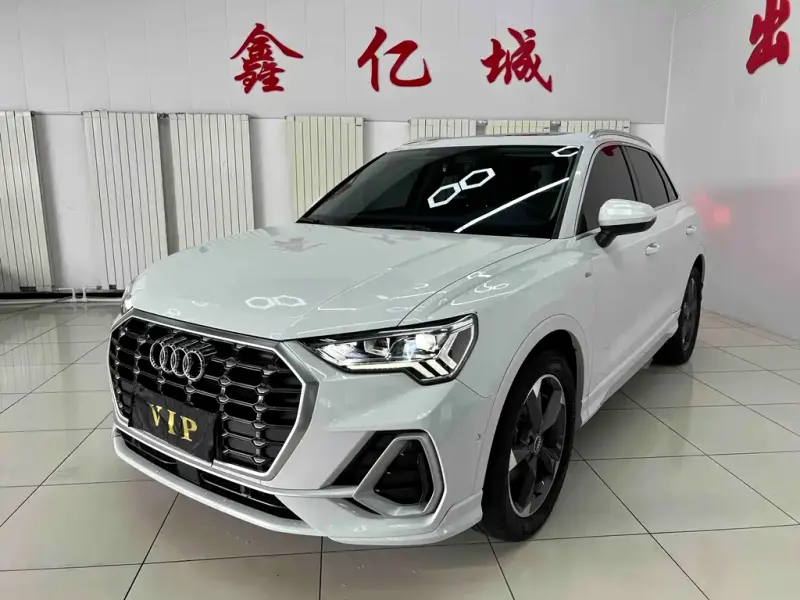 Audi Q3, 2022
