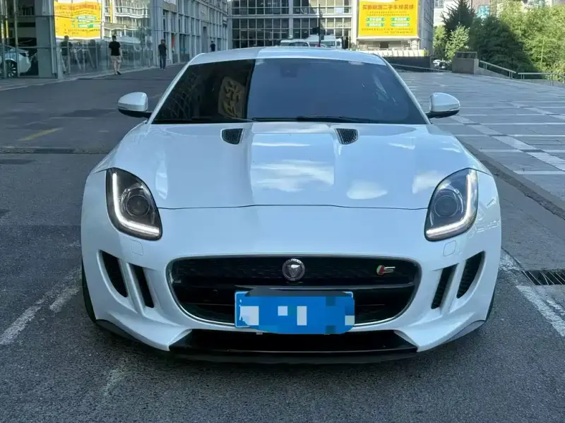 Jaguar F-TYPE, 2015
