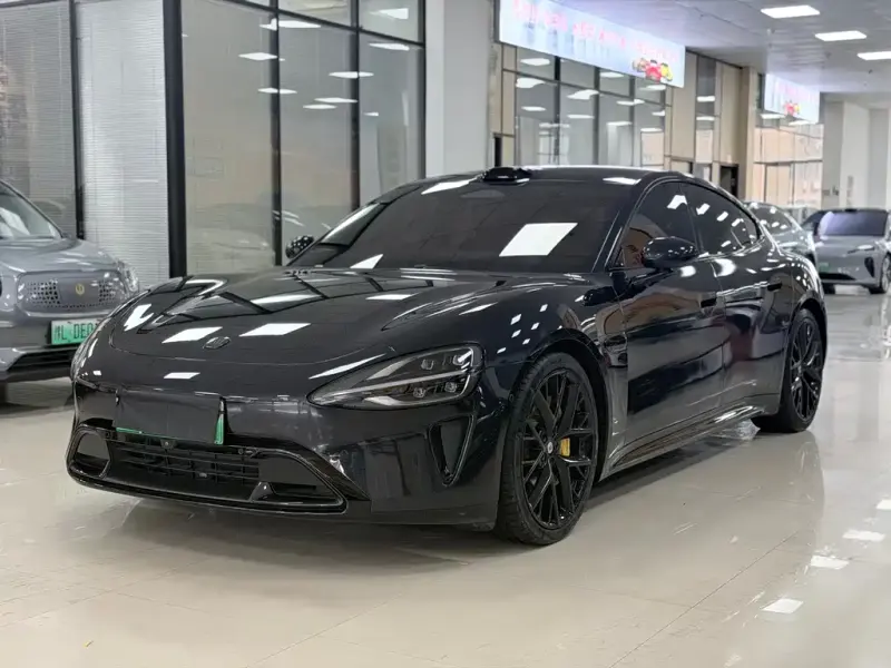 Xiaomi SU7, 2025