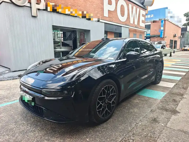 Zeekr 001, 2025