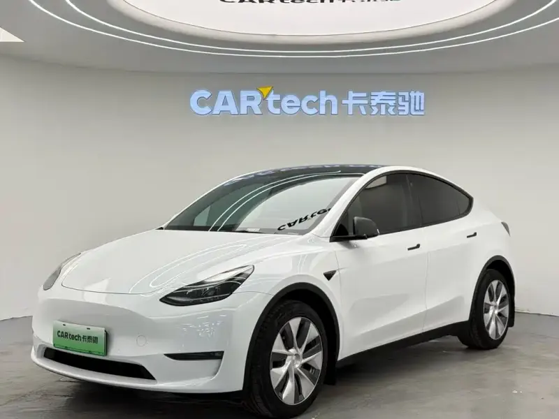 Tesla Model Y, 2022