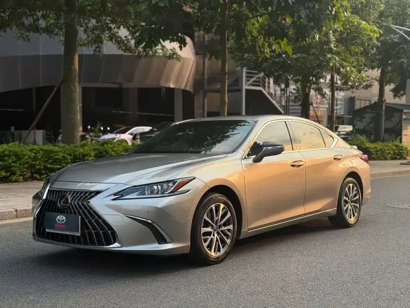 Lexus ES, 2023