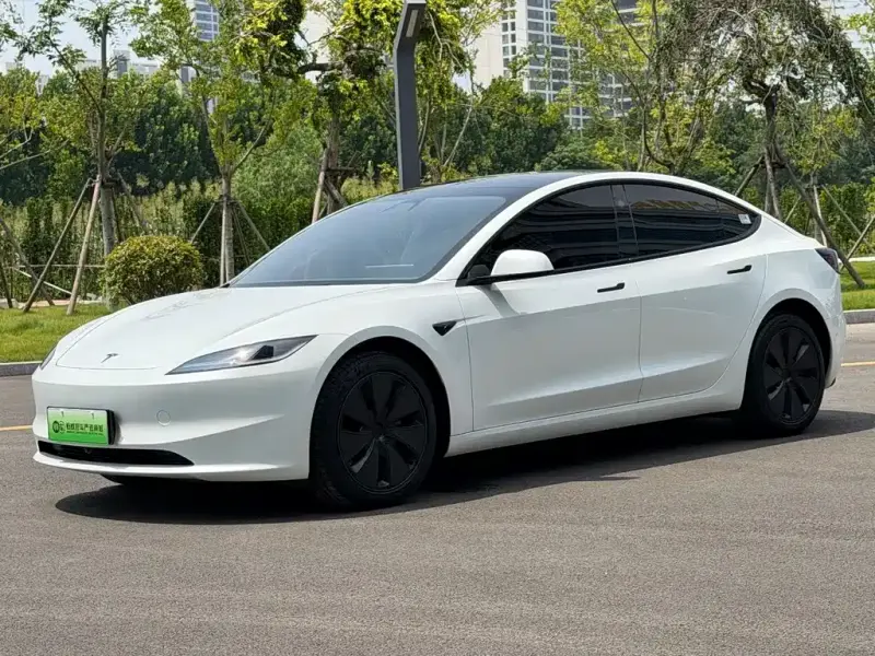 Tesla Model 3, 2026