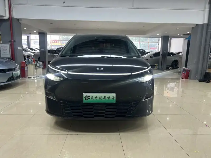 XPeng X9, 2024