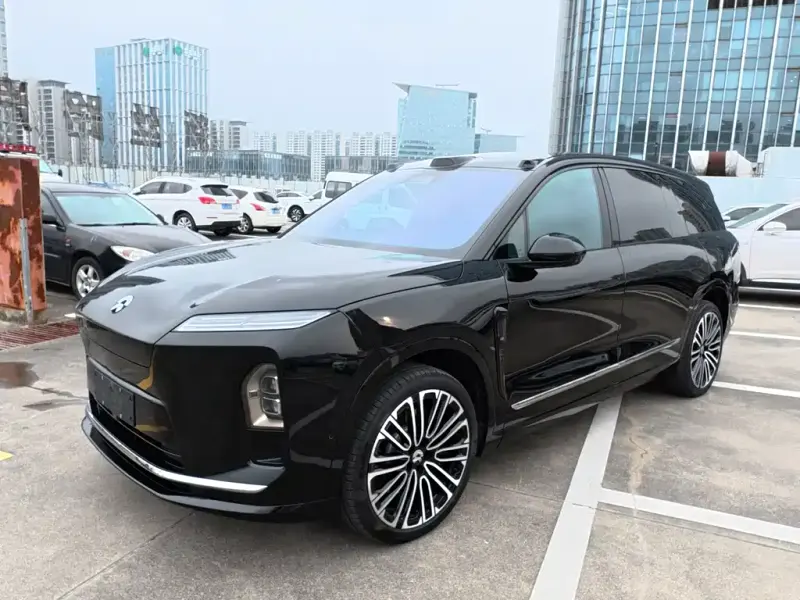 NIO ES8, 2025