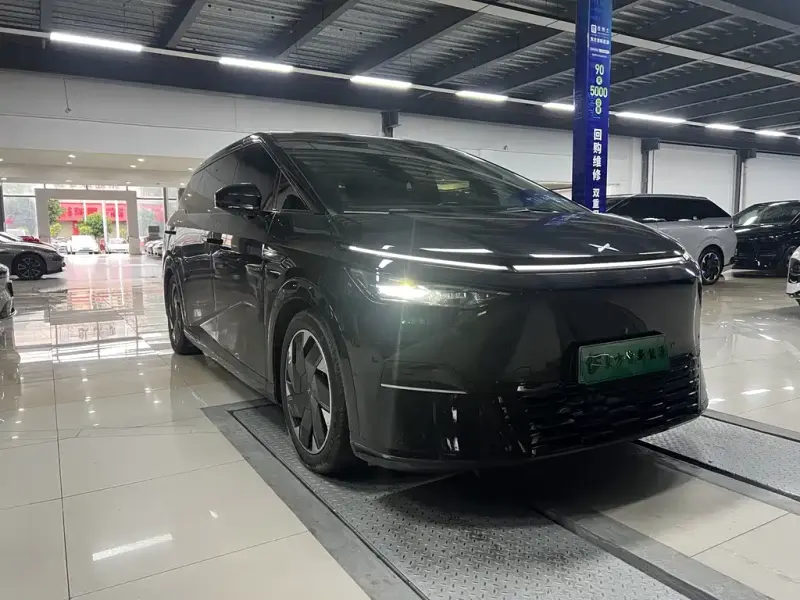 XPeng X9, 2024