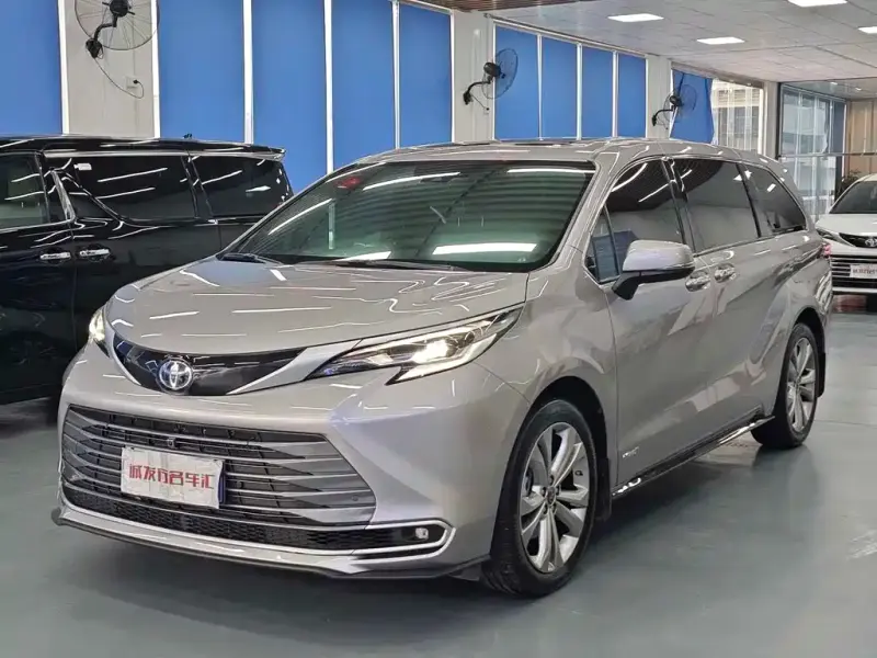 Toyota Sienna, 2024