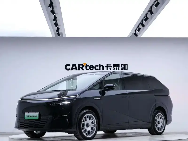 XPeng X9, 2025