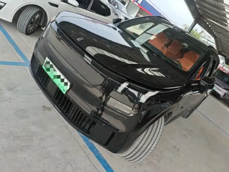 Lynk & Co 900, 2025