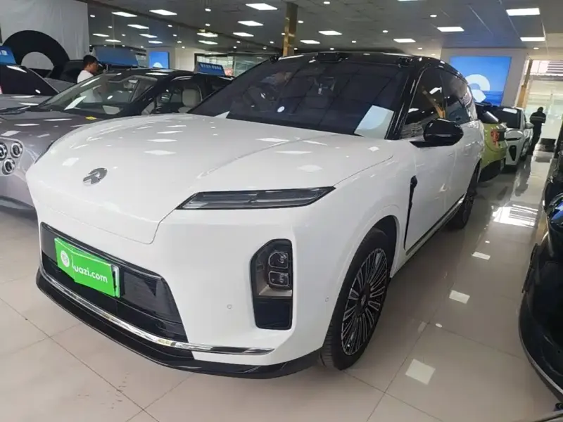NIO ES8, 2025