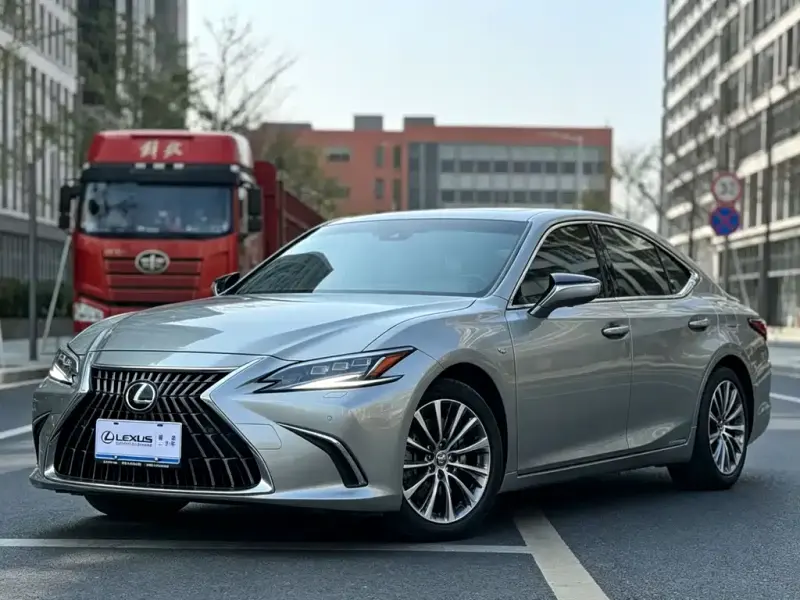 Lexus ES, 2023
