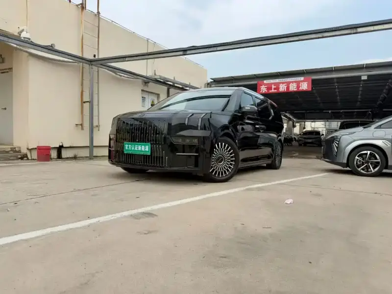 Zeekr 009, 2023