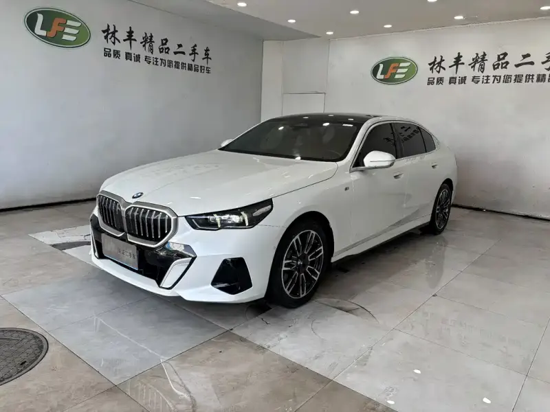 BMW 5 Series, 2024