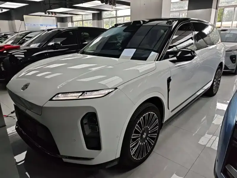 NIO ES8, 2025