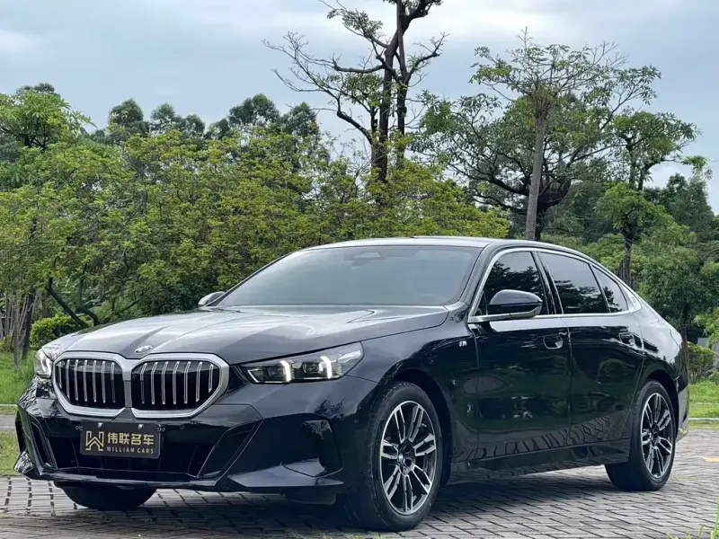 BMW 5 Series, 2025