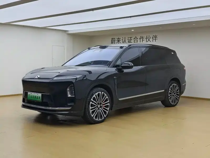 NIO ES8, 2025
