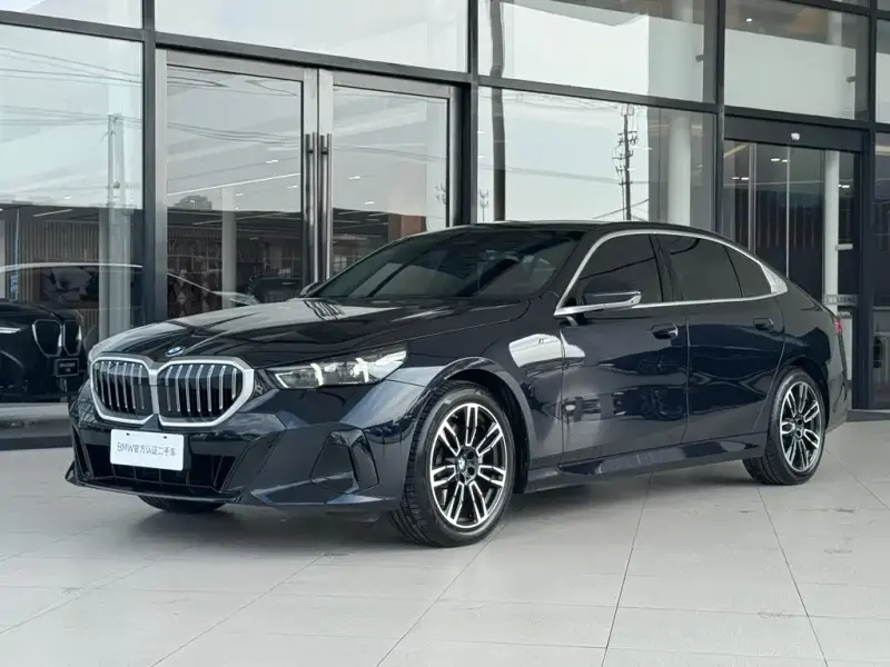 BMW 5 Series, 2025