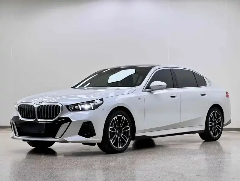 BMW 5 Series, 2026