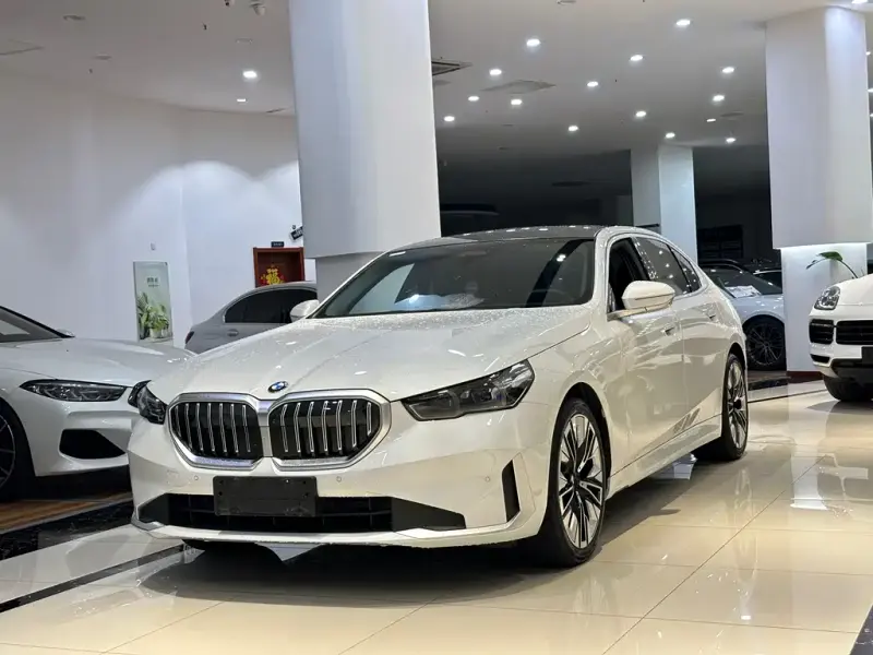 BMW 5 Series, 2024