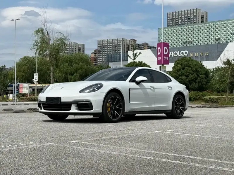 Porsche Panamera, 2018