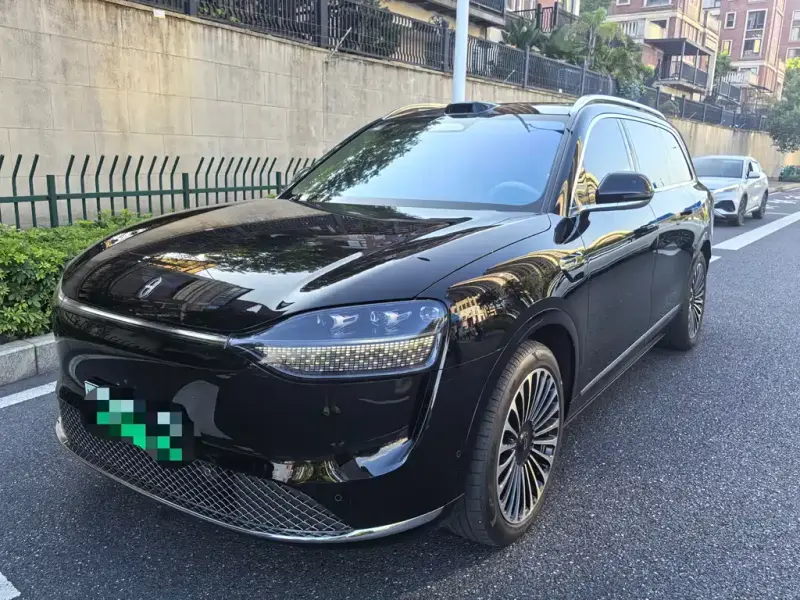 AITO M9, 2025