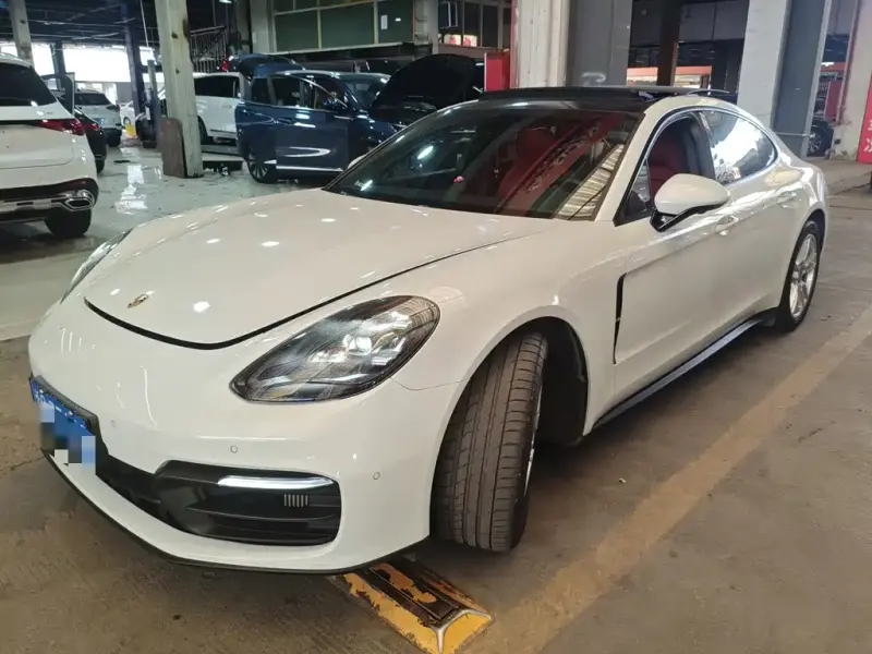Porsche Panamera, 2022