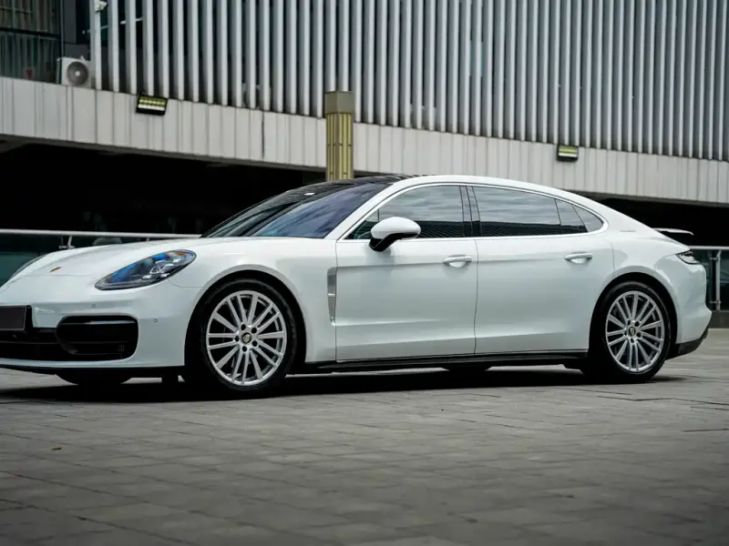 Porsche Panamera, 2023