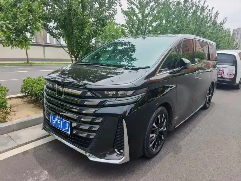 Toyota Vellfire, 2024