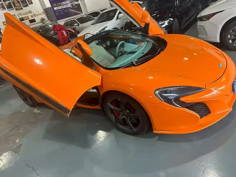 McLaren 650S, 2015