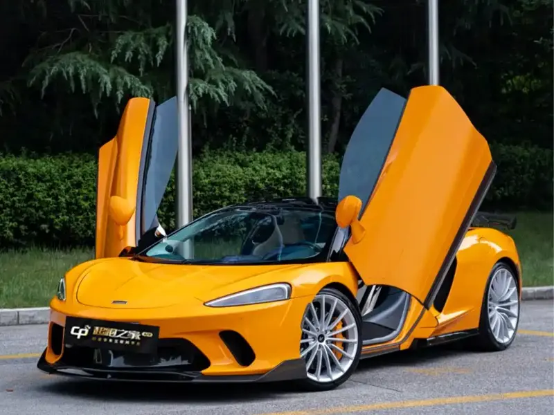 McLaren GT, 2023