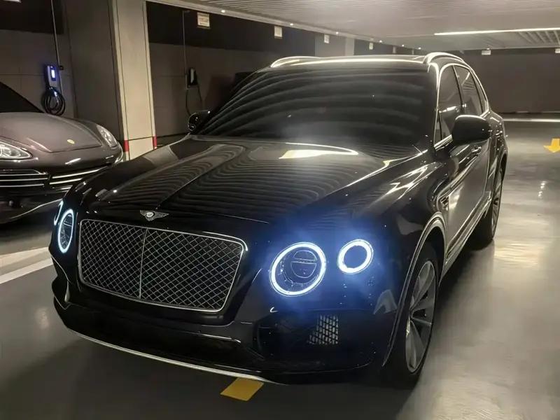 Bentley Bentayga PHEV, 2023