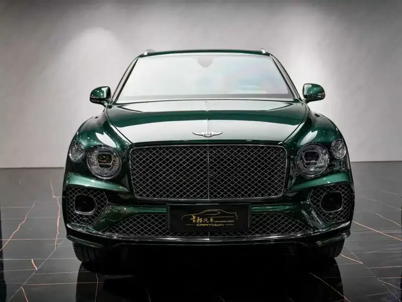 Bentley Bentayga, 2021 — фото 1
