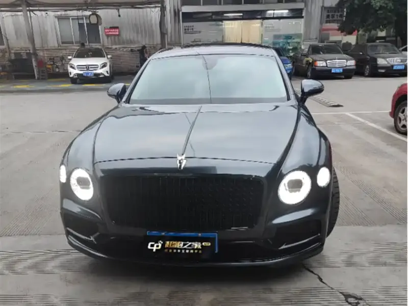 Bentley Flying Spur, 2022