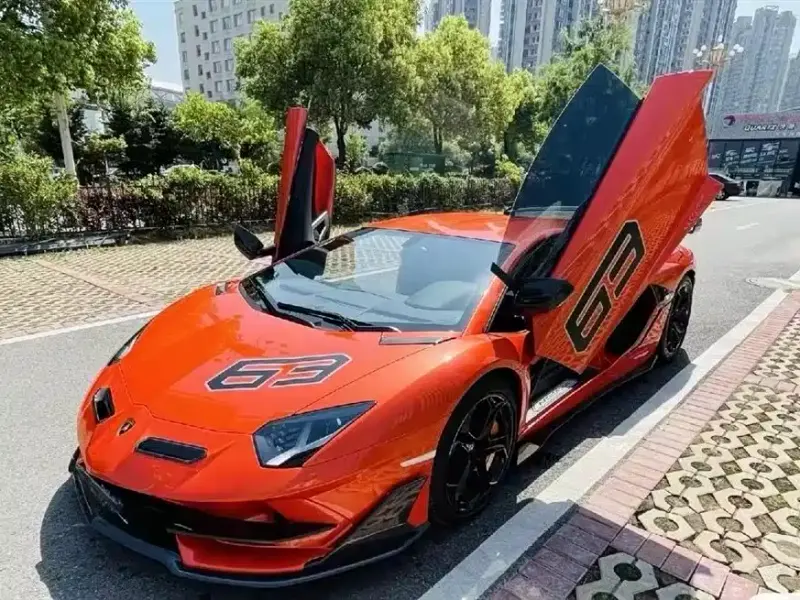 Lamborghini Aventador, 2013