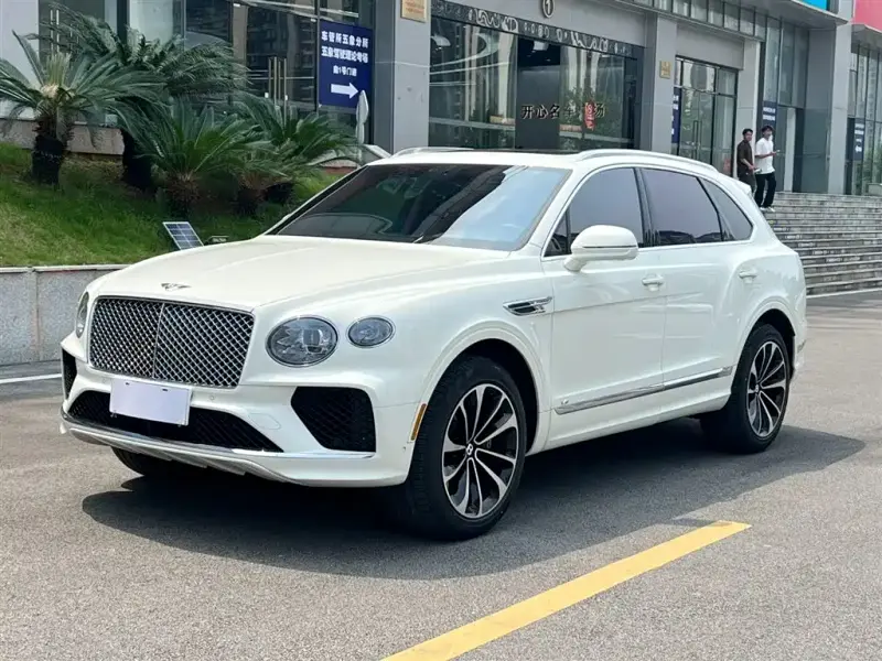 Bentley Bentayga, 2022 — фото 1