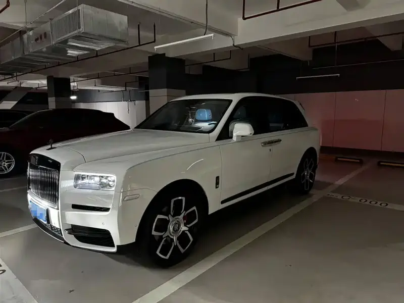 Rolls-Royce Cullinan, 2021