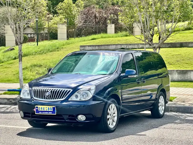 Buick GL8, 2011